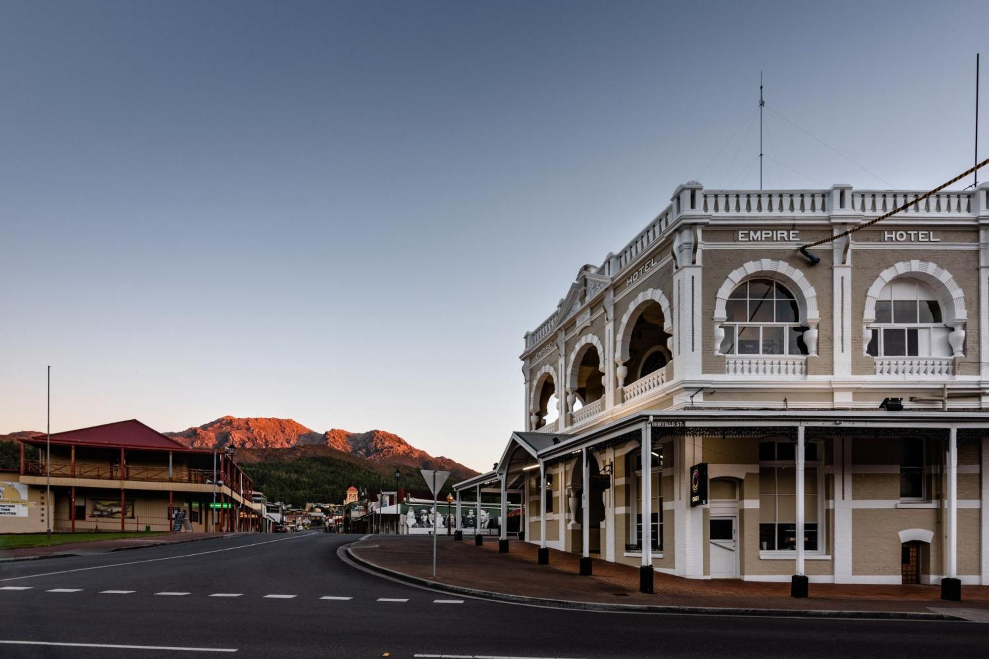 Empire Hotel Queenstown Exterior photo